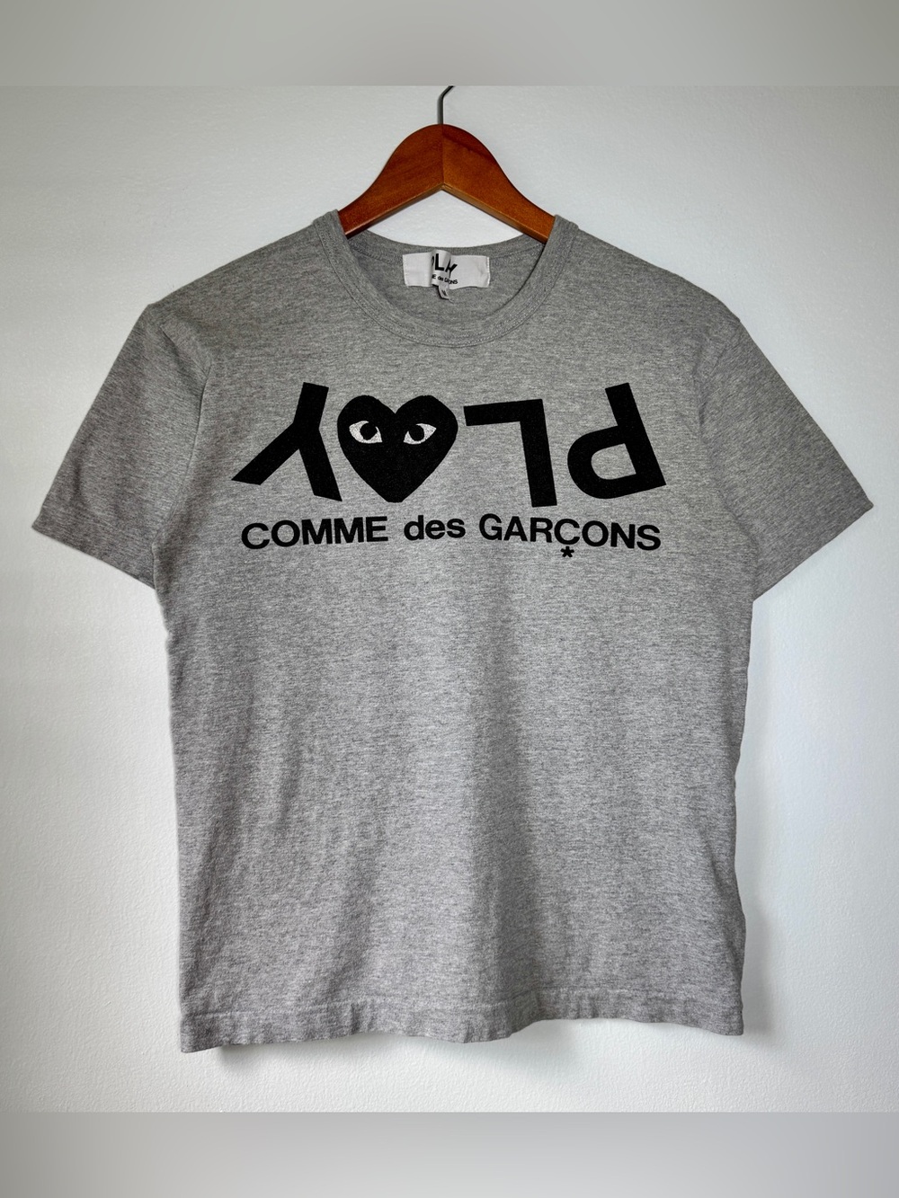COMME DES GARCONS CDG PLAY INVERTED TEXT TEE AZ-T082 GRAY WOMEN'S SIZE M